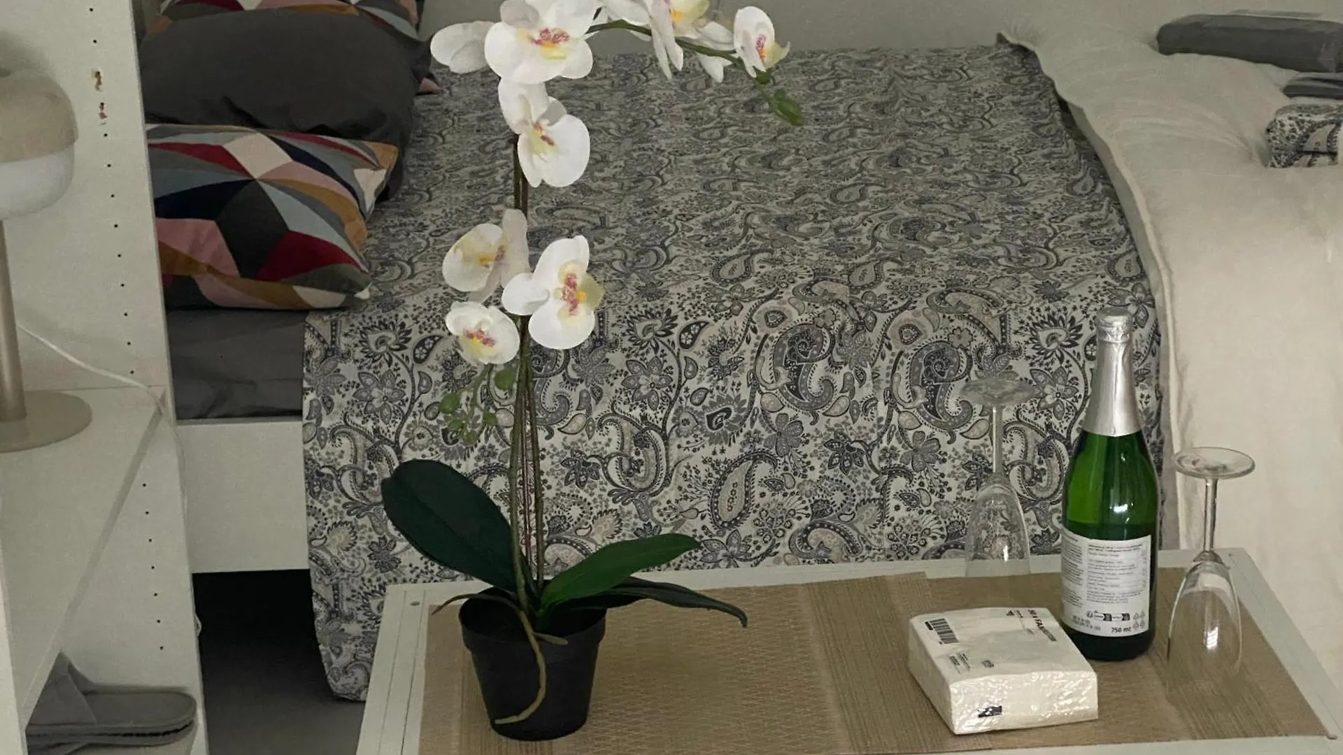 Fly City House Chatelet Capsule hotel