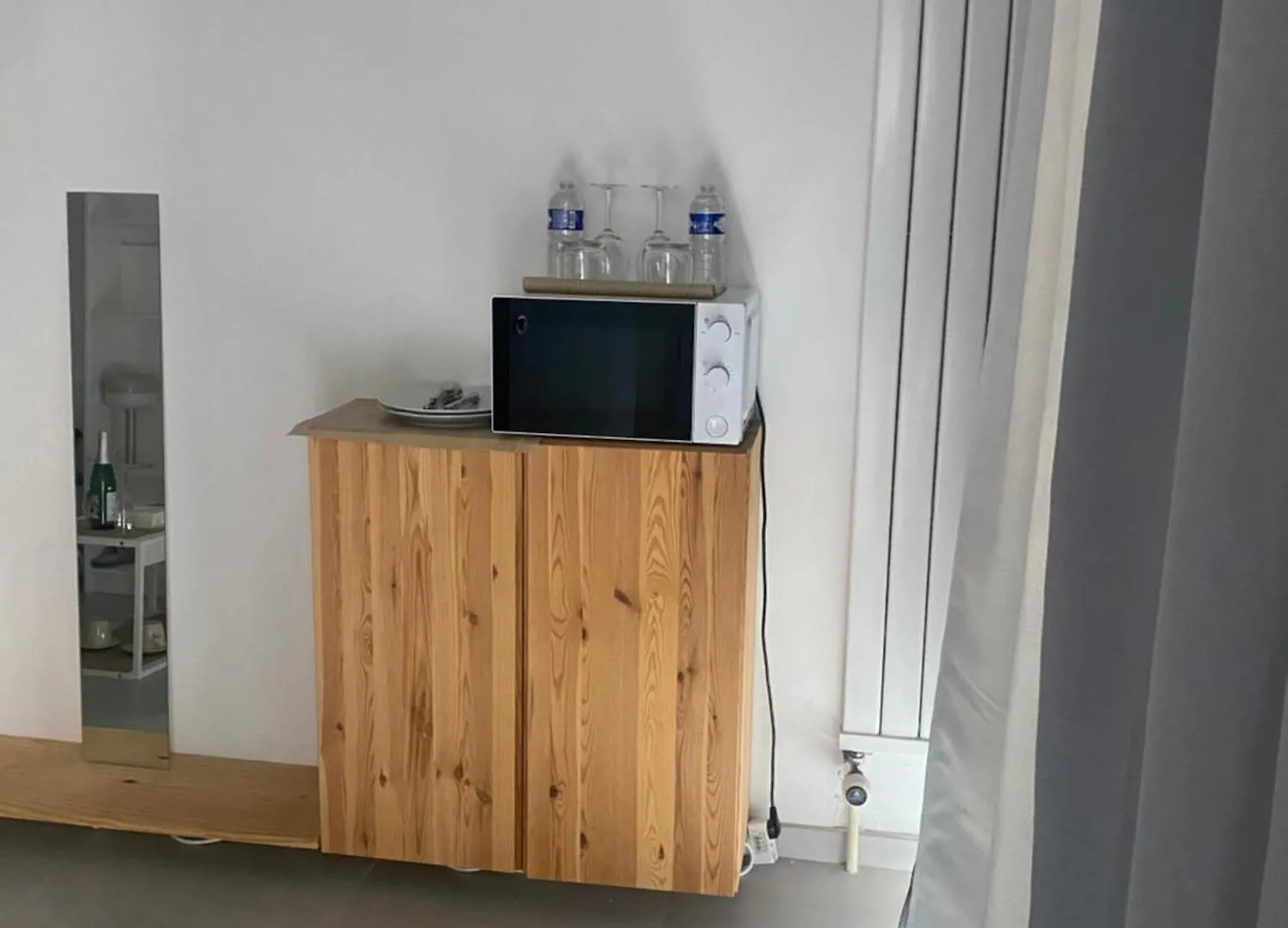 Fly City House Chatelet Capsule hotel